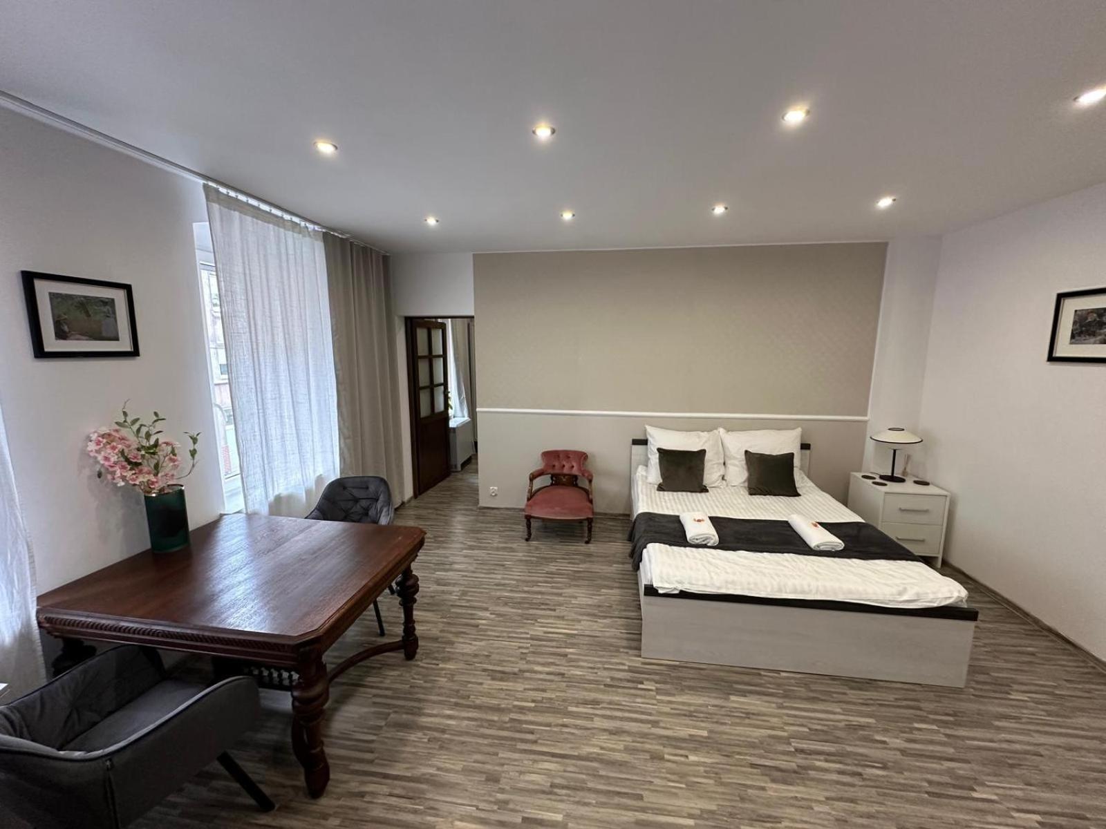 Apartment Center *