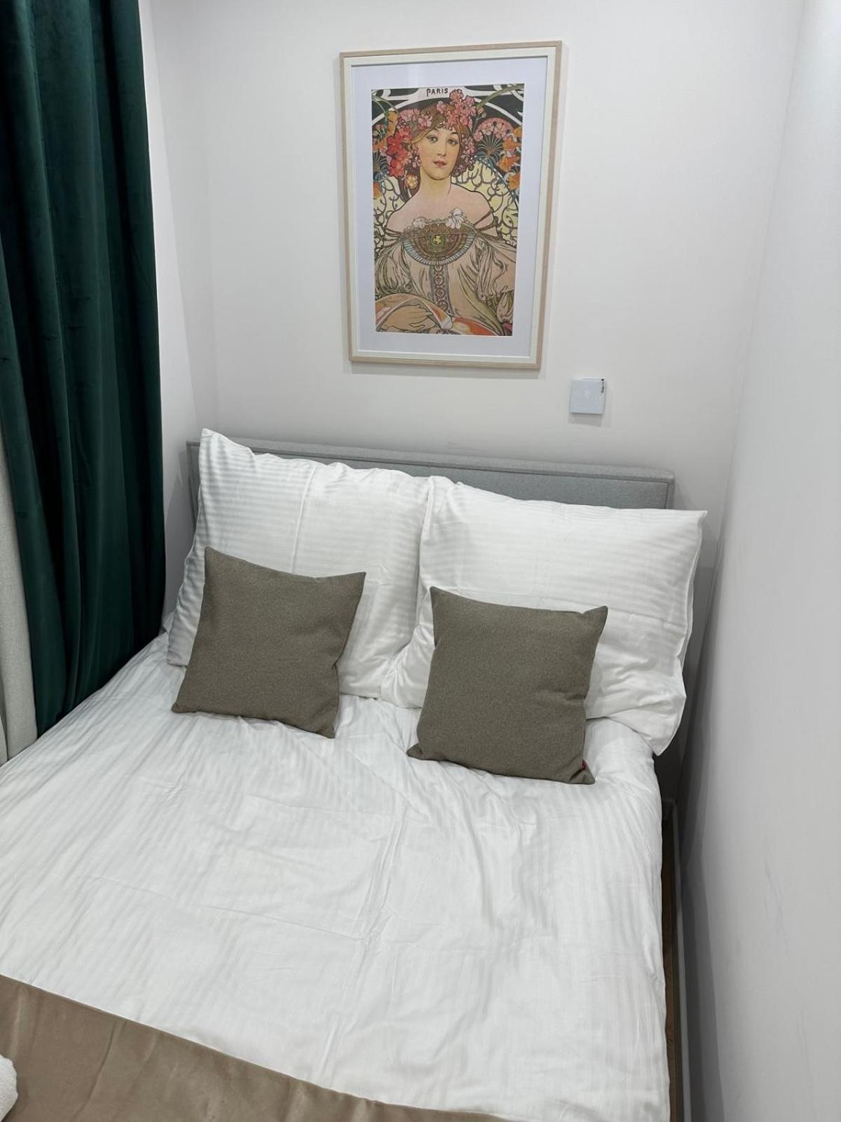 Center Apartment *